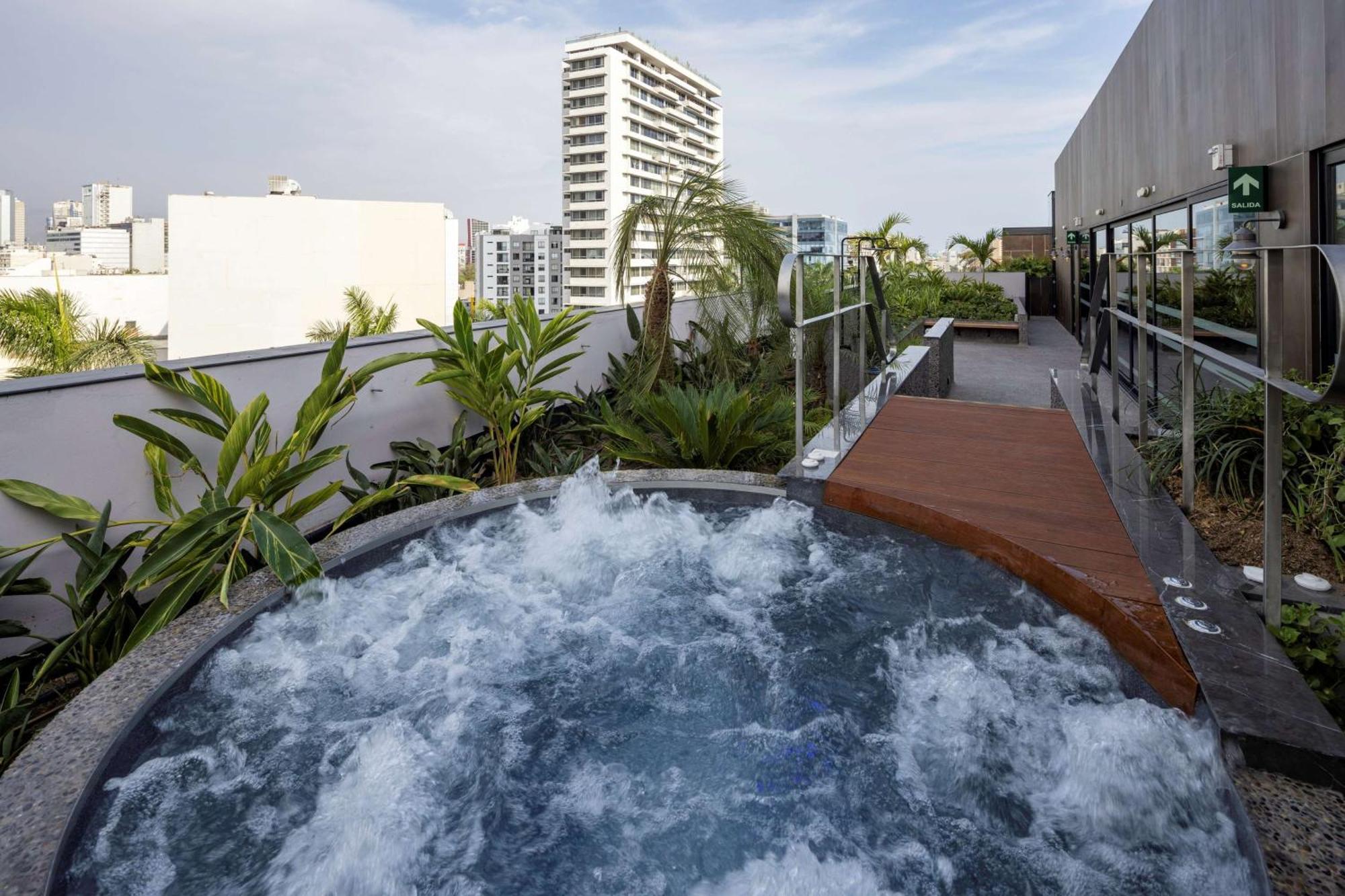 Doubletree By Hilton Lima San Isidro Hotell Exteriör bild